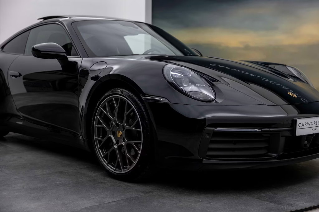 Porsche 992 Carrera 4