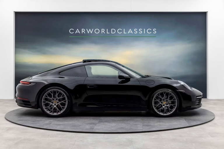 Porsche 992 Carrera 4