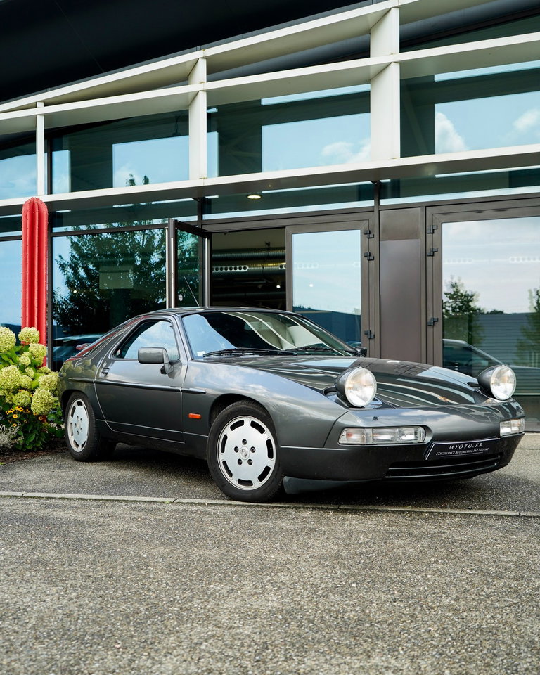 Porsche 928 S4