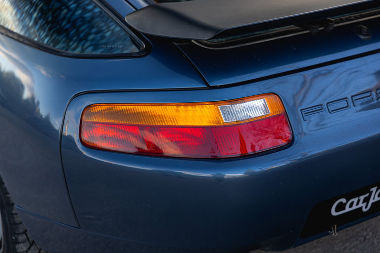 Porsche 928 S4
