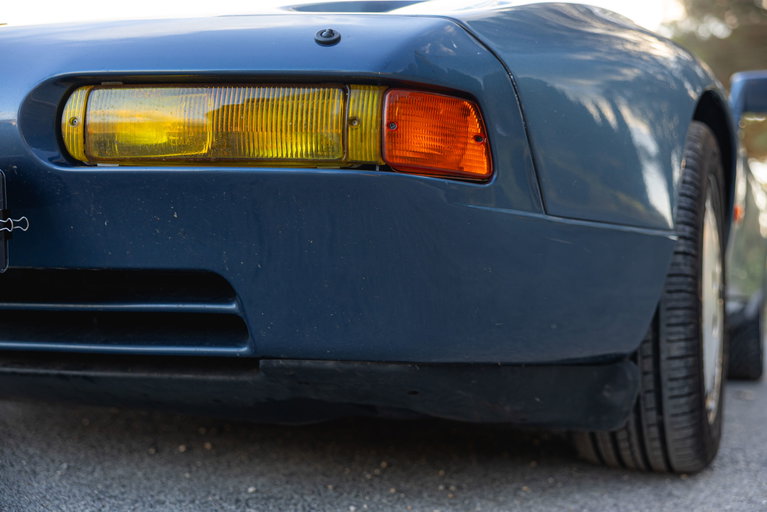 Porsche 928 S4