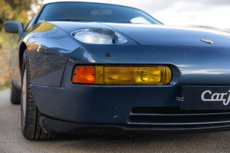 Porsche 928 S4