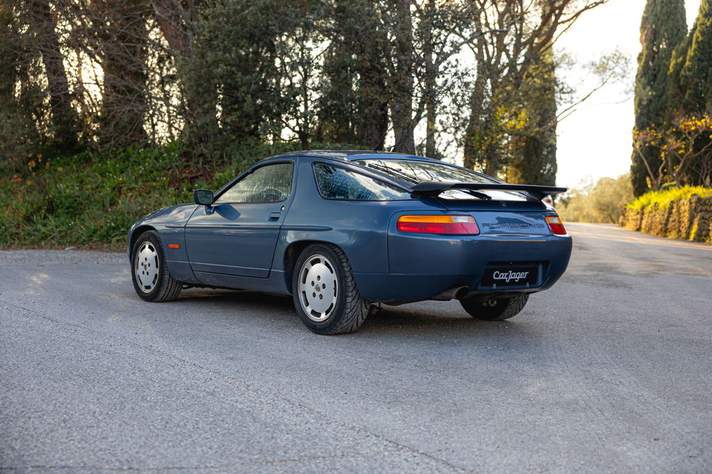 Porsche 928 S4