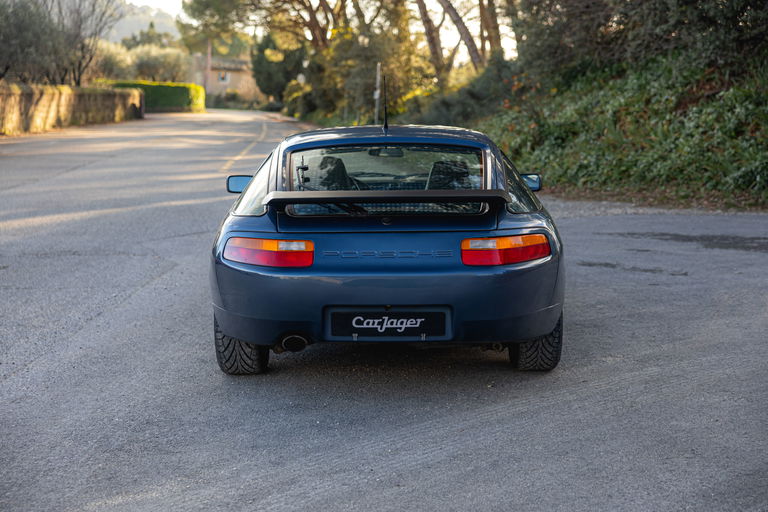 Porsche 928 S4