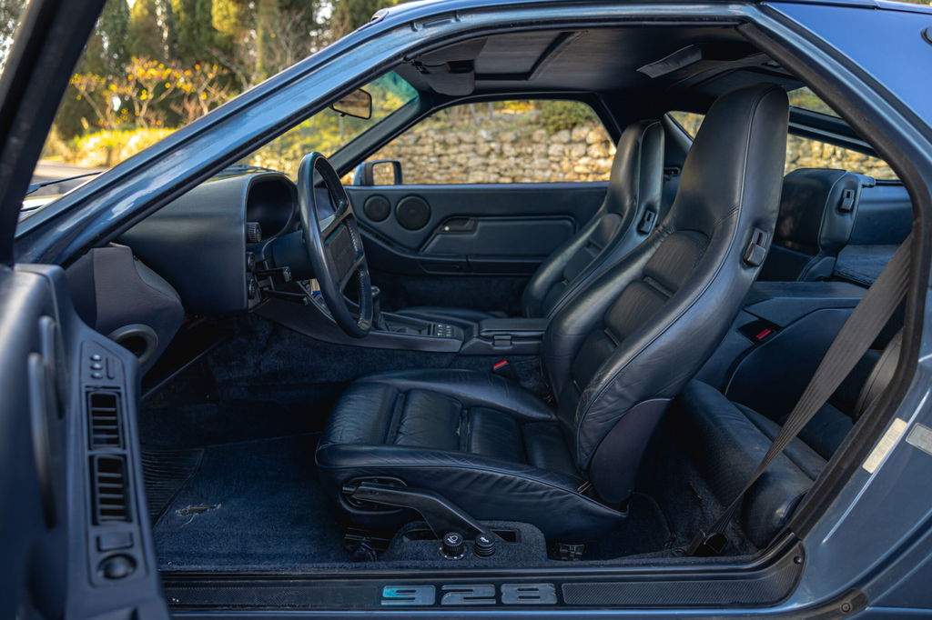 Porsche 928 S4