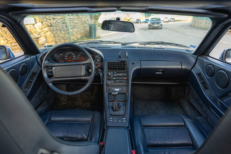 Porsche 928 S4