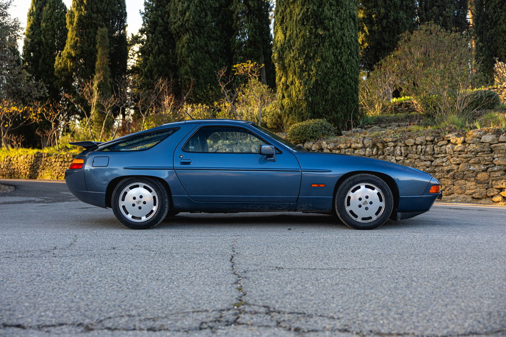 Porsche 928 S4