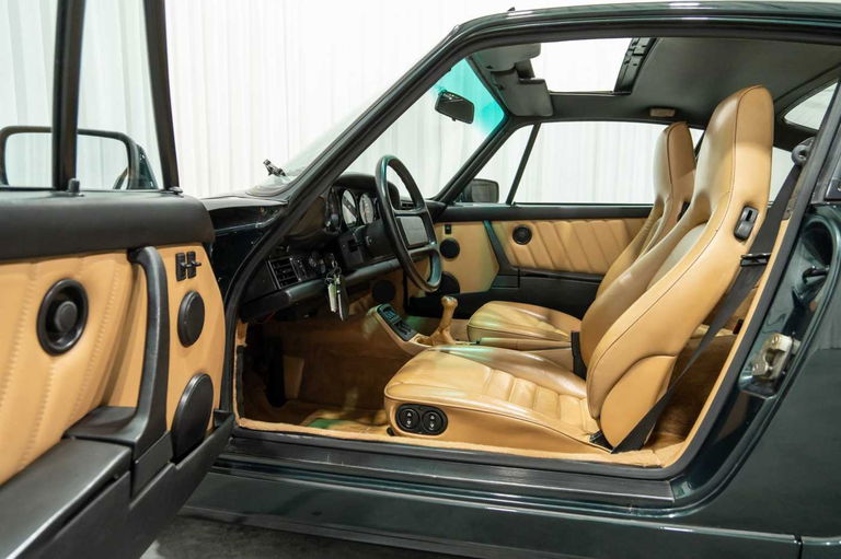 Porsche 964 Carrera 4