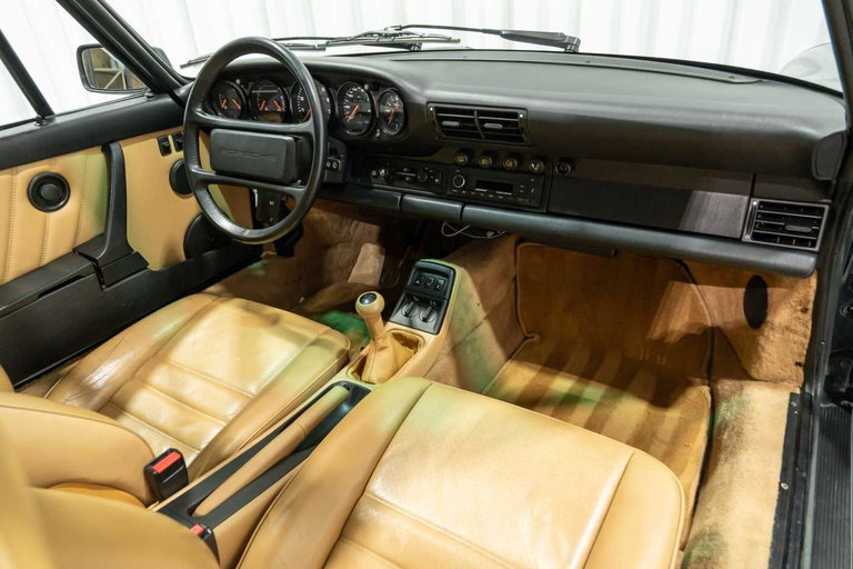 Porsche 964 Carrera 4