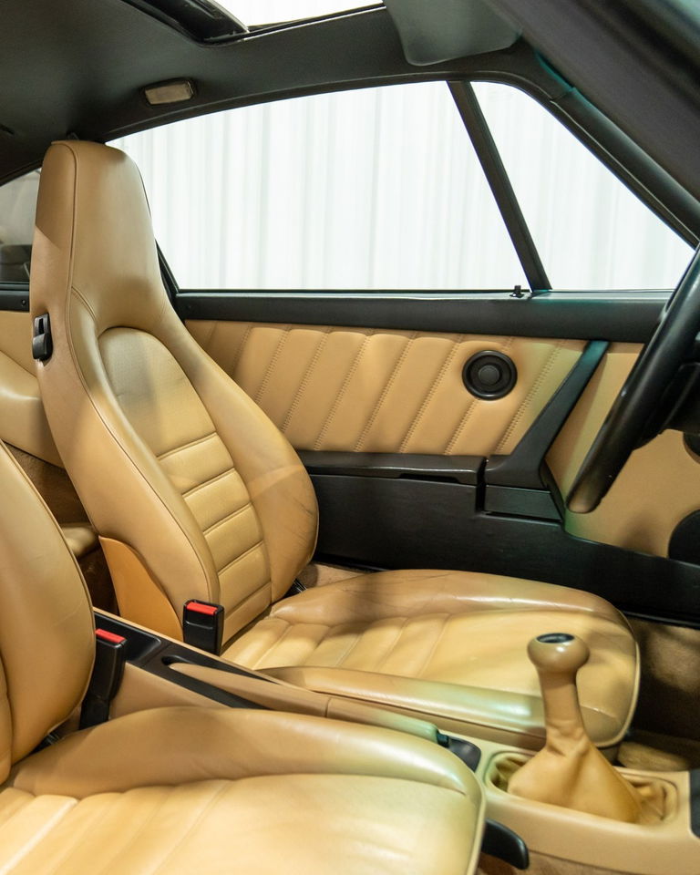 Porsche 964 Carrera 4