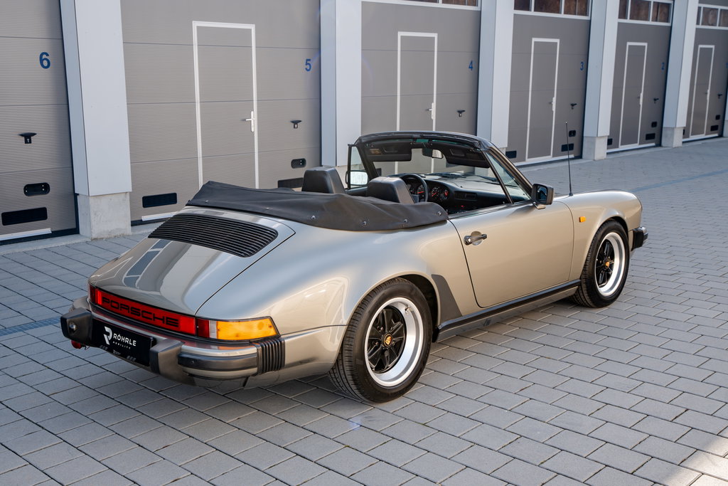 Porsche 911 Carrera 3.2