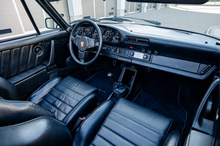 Porsche 911 Carrera 3.2