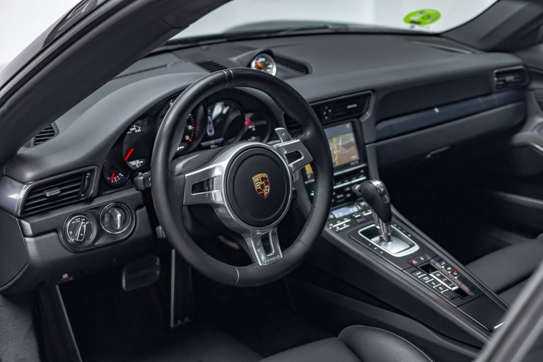 Porsche 991 Carrera 4 GTS