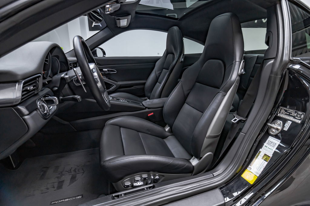 Porsche 991 Carrera 4 GTS