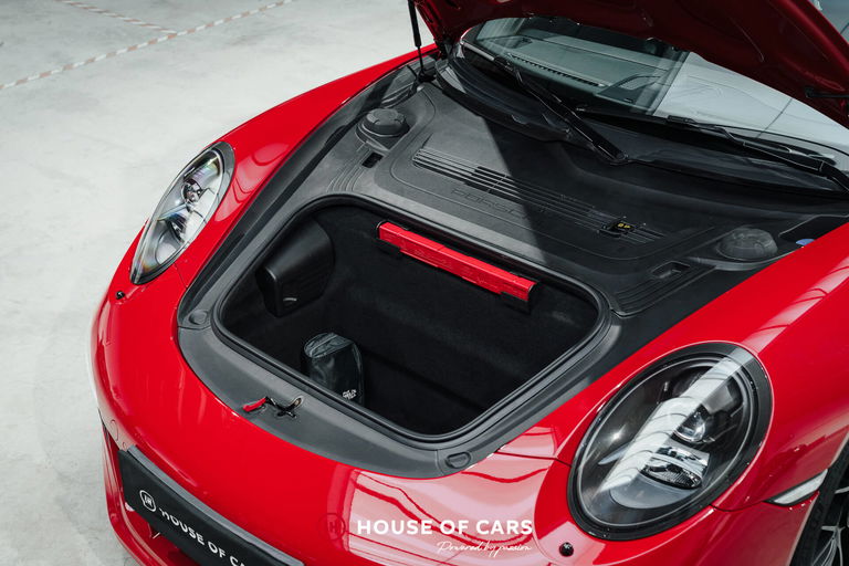 Porsche 991 Carrera 4 GTS