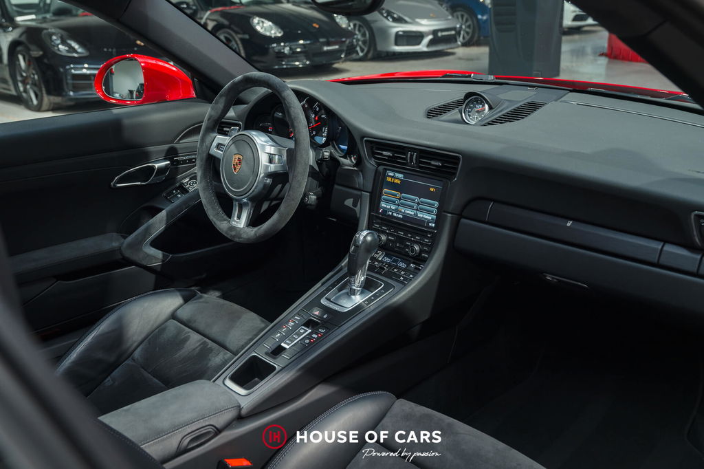 Porsche 991 Carrera 4 GTS