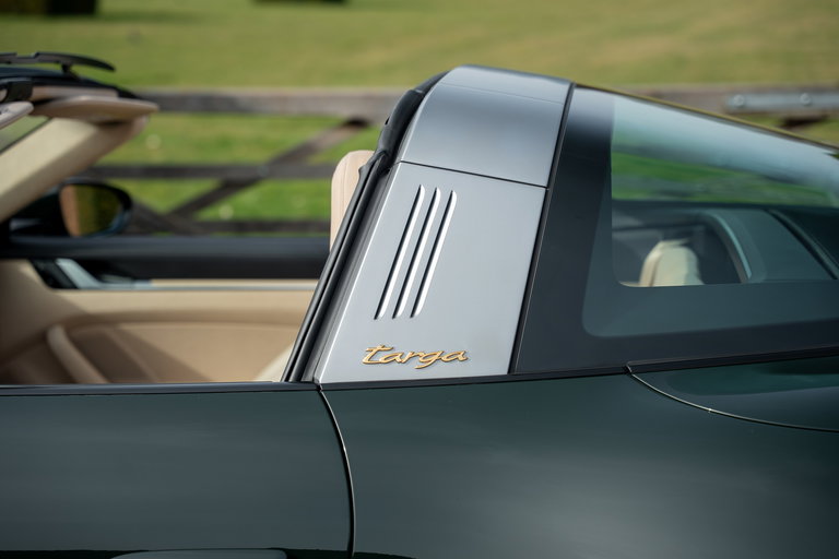 Porsche 992 Heritage Design Edition