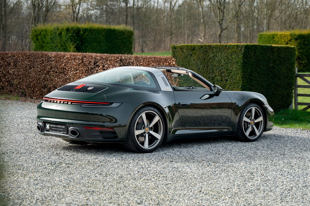 Porsche 992 Heritage Design Edition