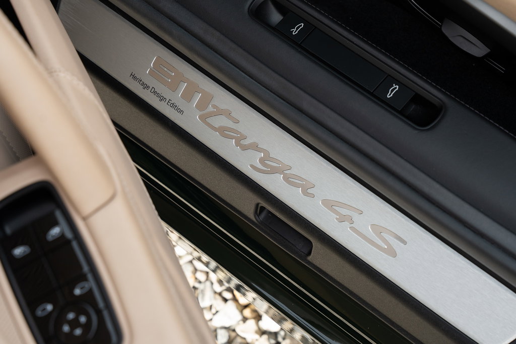 Porsche 992 Heritage Design Edition