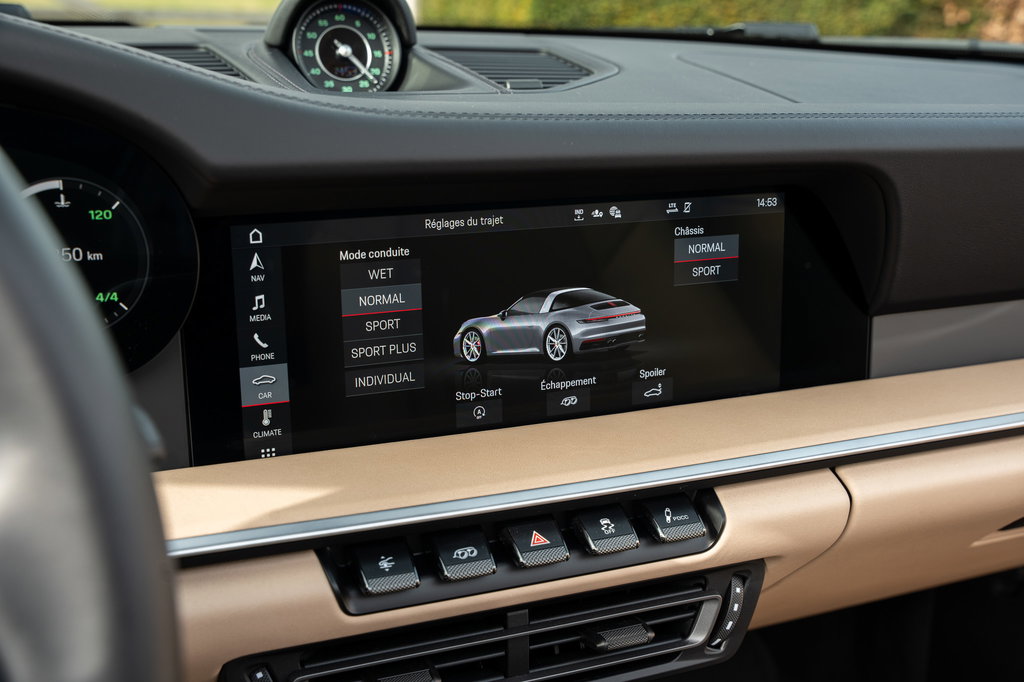 Porsche 992 Heritage Design Edition