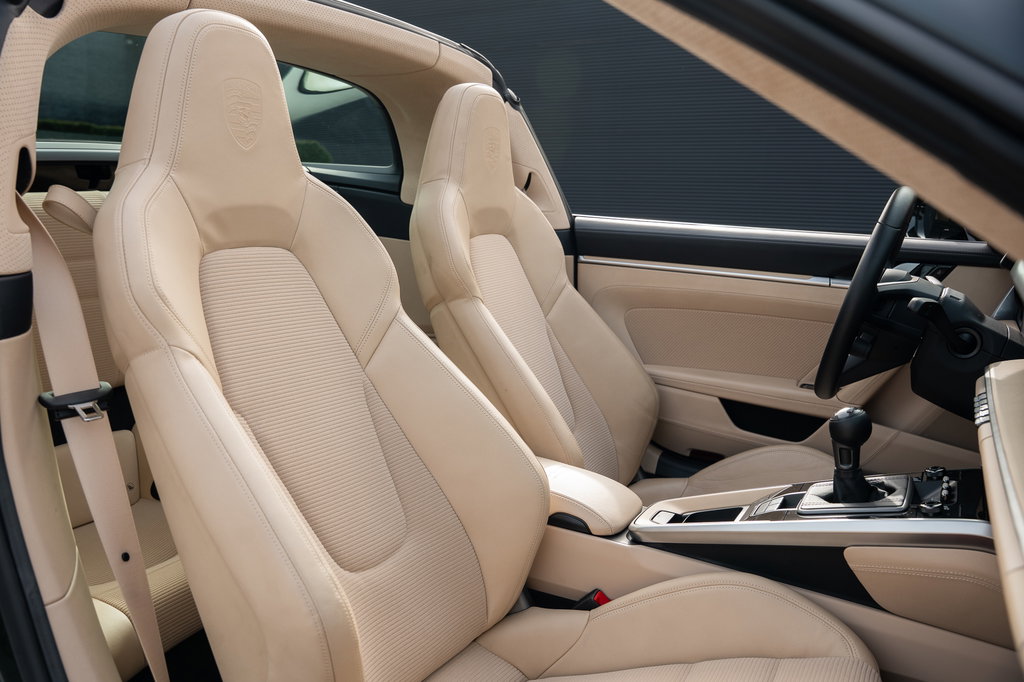 Porsche 992 Heritage Design Edition