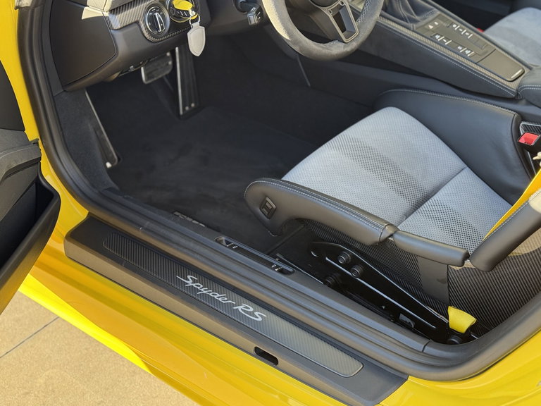 Porsche 718 Spyder RS