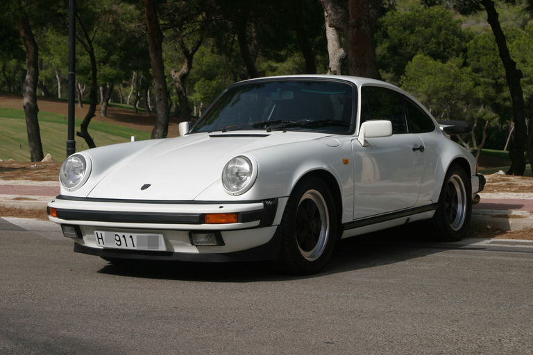 Porsche 911 Carrera 3.2