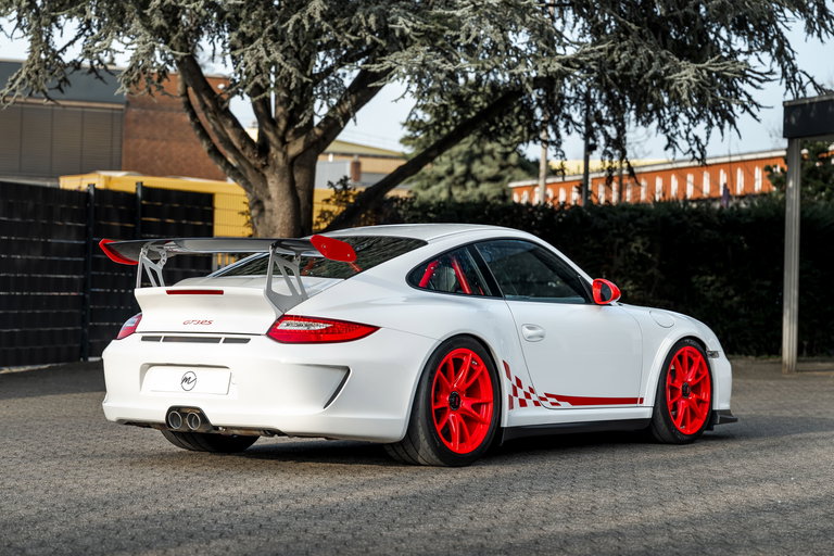 Les dernières voitures de course pour la route ? Porsche 996.2 GT3 MR et 997.2 GT3 RS
