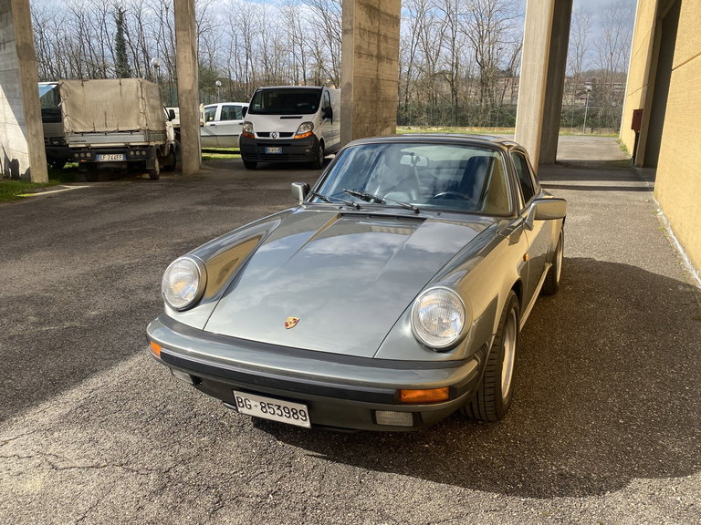 Porsche 911 Carrera 3.2