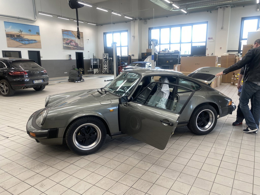 Porsche 911 Carrera 3.2