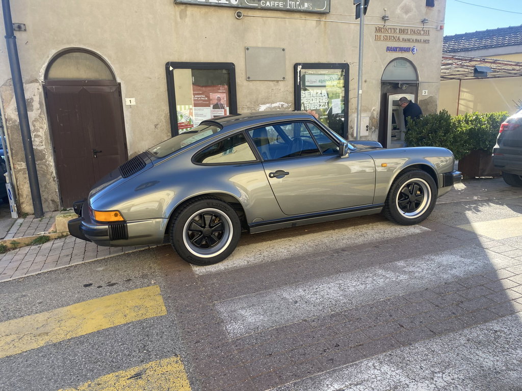 Porsche 911 Carrera 3.2
