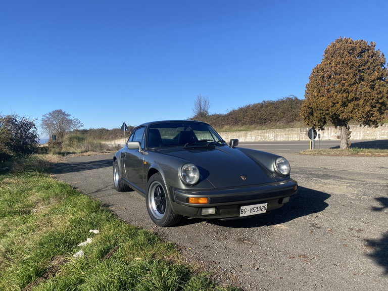 Porsche 911 Carrera 3.2