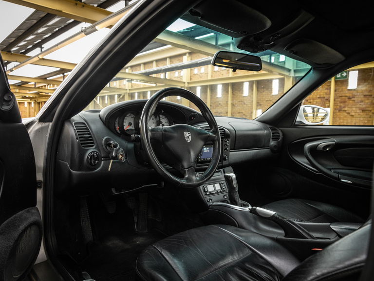 Porsche 996 Carrera 4