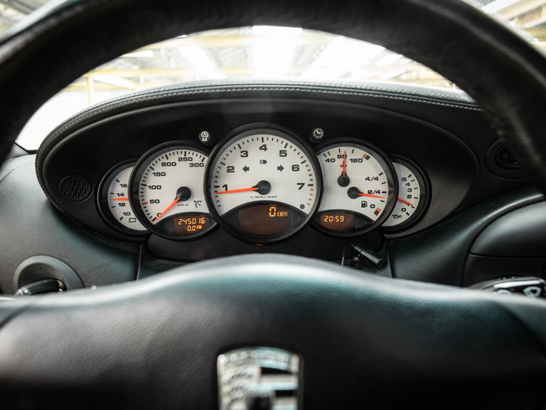 Porsche 996 Carrera 4