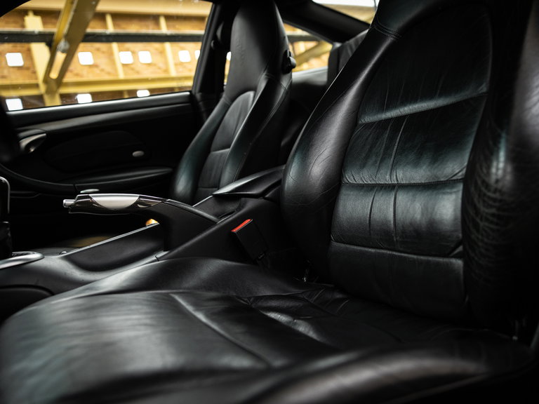 Porsche 996 Carrera 4