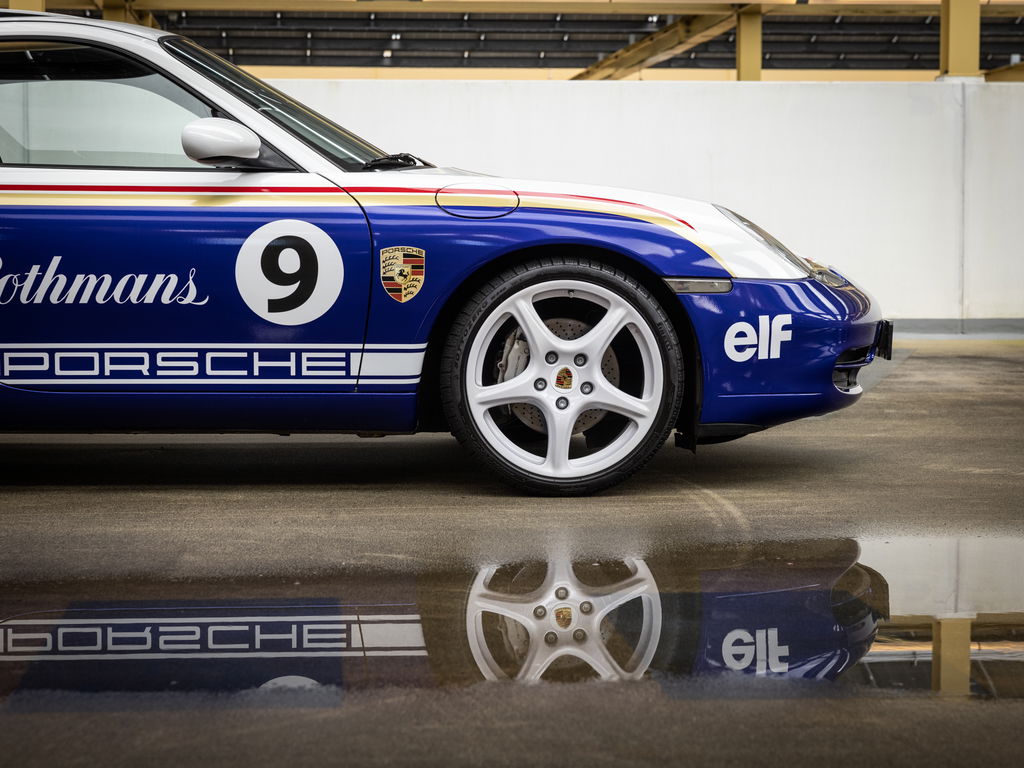 Porsche 996 Carrera 4