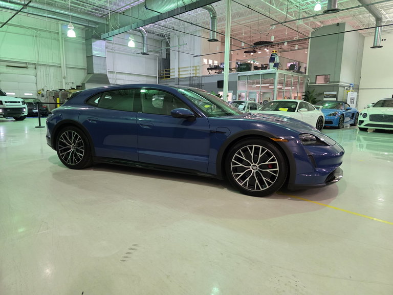 Porsche Taycan 4S Cross Turismo