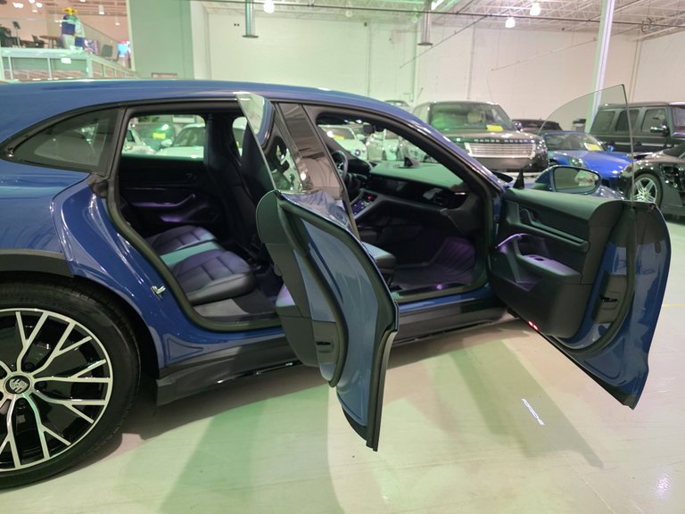 Porsche Taycan 4S Cross Turismo