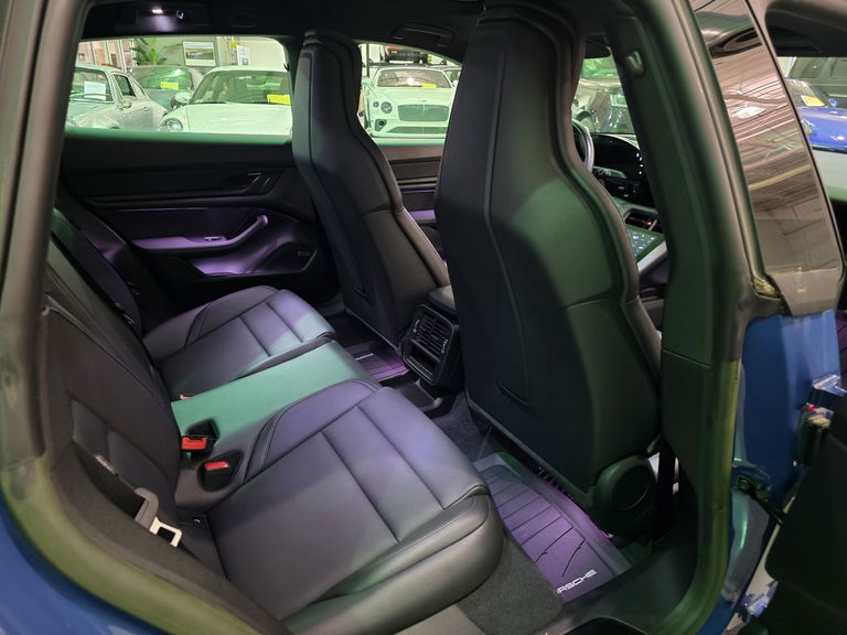 Porsche Taycan 4S Cross Turismo