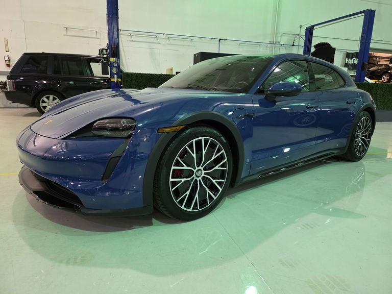 Porsche Taycan 4S Cross Turismo