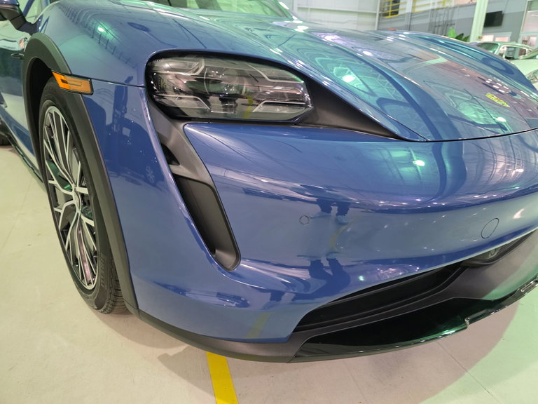 Porsche Taycan 4S Cross Turismo