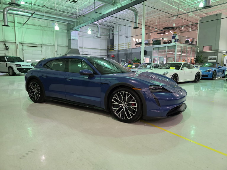 Porsche Taycan 4S Cross Turismo