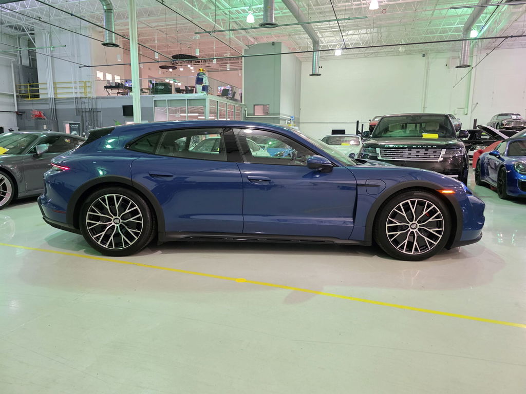 Porsche Taycan 4S Cross Turismo