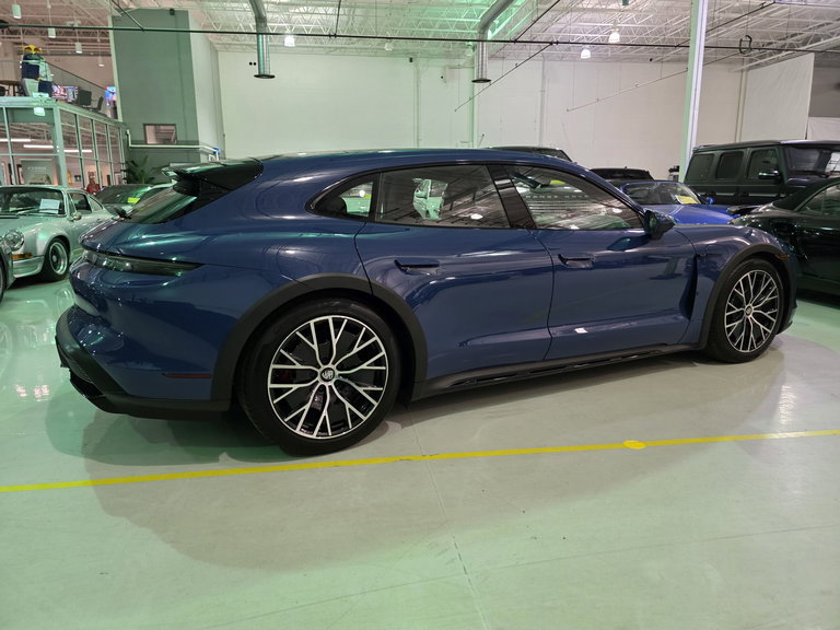 Porsche Taycan 4S Cross Turismo