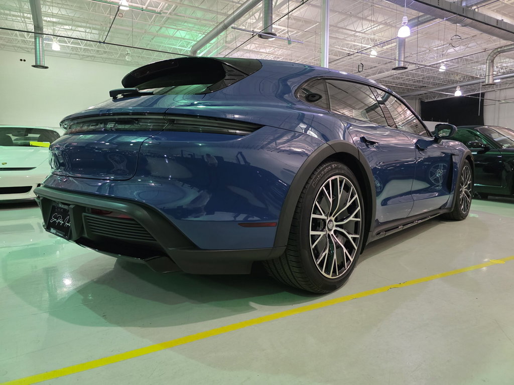 Porsche Taycan 4S Cross Turismo
