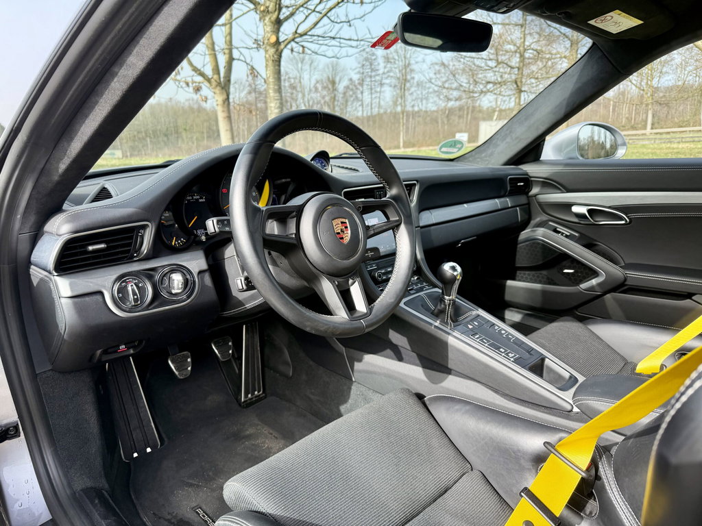 Porsche 991.2 GT3 Touring