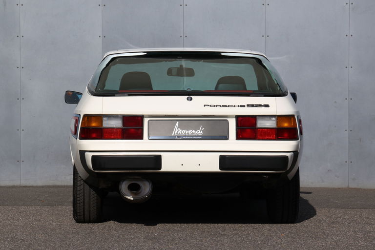 Porsche 924