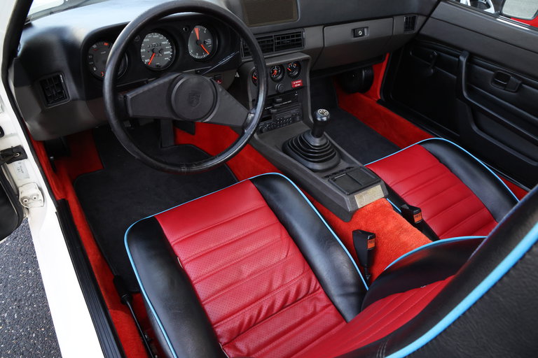 Porsche 924