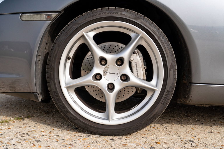 Porsche 996.2 Carrera 4