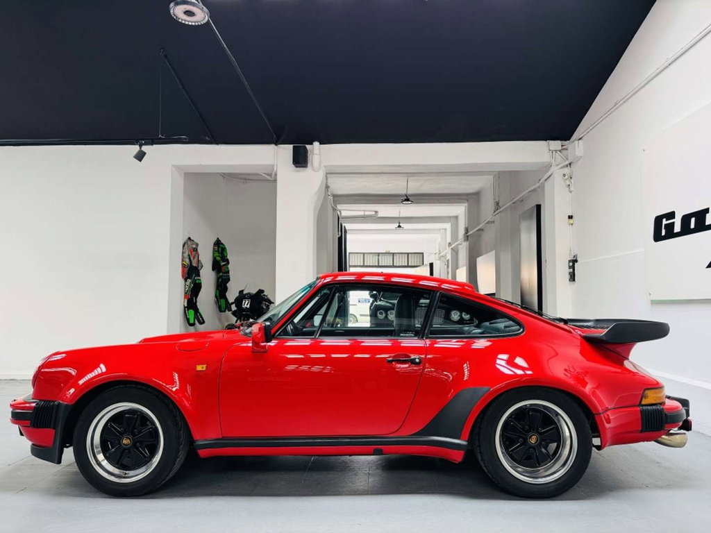 Porsche 911 Carrera 3.2